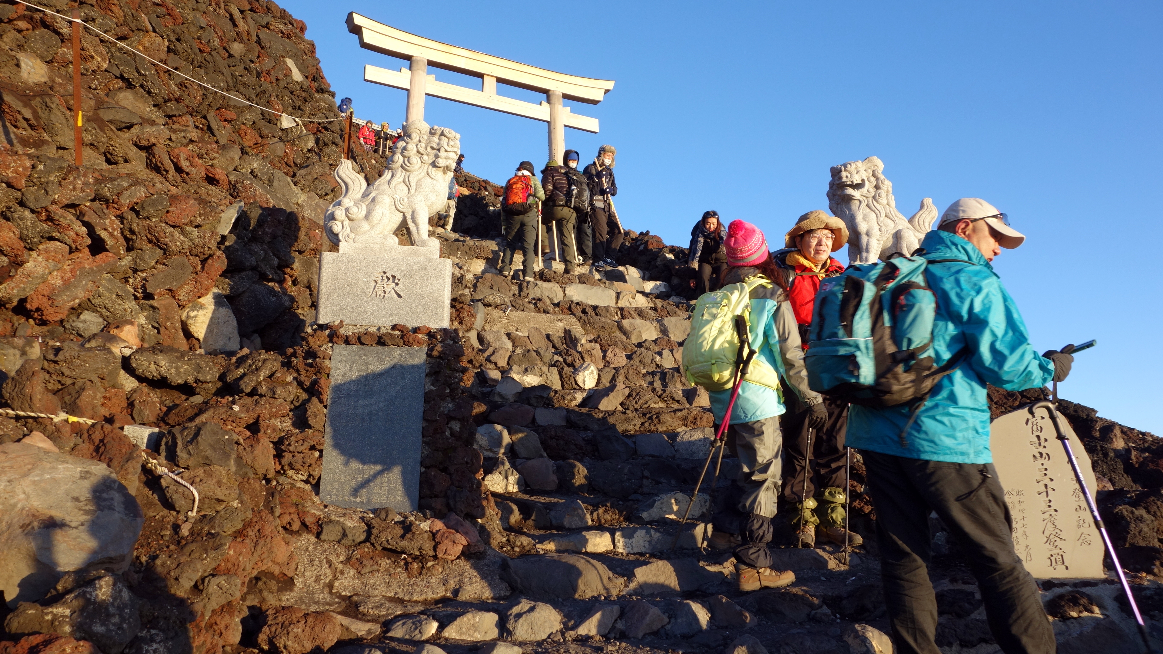 fujisan greeting torii